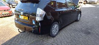Vaurioauto  passenger cars Toyota Prius Plus 1.8 hybrid  7 persoons  navi 2012/8