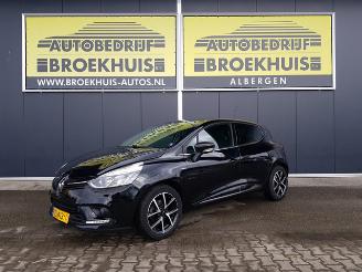Damaged car Renault Clio 0.9 TCe Limited 2018/8