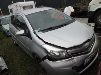 damaged passenger cars Toyota Yaris  2014/1