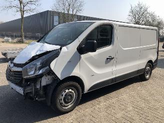 damaged passenger cars Opel Vivaro 1.6 CDTI  BI-TURBO  L2H1 2017/9