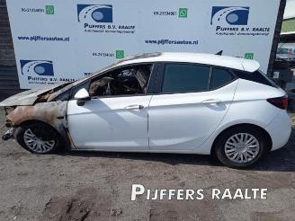 Coche accidentado Opel Astra Astra K, Hatchback 5-drs, 2015 / 2022 1.6 CDTI 16V 2017/8