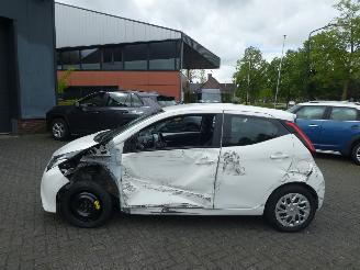 Toyota Aygo 1.0 VVT-i x-play Airco picture 10