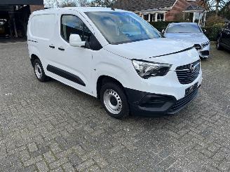Vaurioauto  commercial vehicles Opel Combo 1.6 D L1H1 EDITION. 2019/7