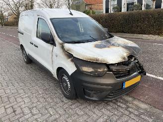 demontáž osobní automobily Renault Kangoo 1.5 dcI 2021/6