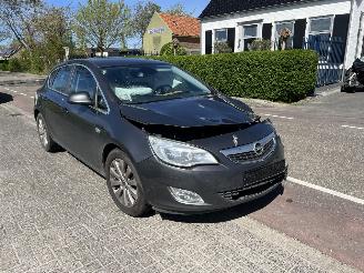 Voiture accidenté Opel Astra 1.6 Turbo 2011/6
