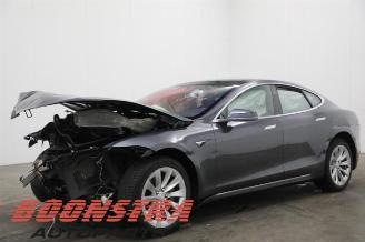 krockskadad bil auto Tesla Model S Model S, Liftback, 2012 75D 2017/9