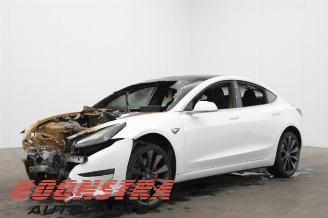 damaged passenger cars Tesla Model 3 Model 3, Sedan, 2017 Performance AWD 2020/9