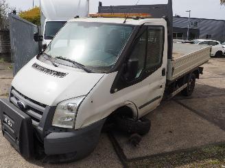 Vaurioauto  commercial vehicles Ford Transit 300S 2.2 TDCI PickUp 2011/5