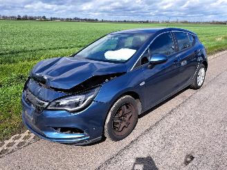 Voiture accidenté Opel Astra K 1.0 12V 2016/3