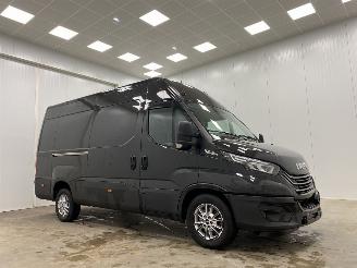 damaged commercial vehicles Iveco Daily 35-180 Hi-Matic 129kw L2H2 Navi Clima 2023/1