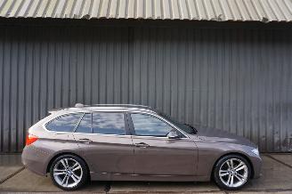Vaurioauto  passenger cars BMW 3-serie 320D Touring Automaat Airco Executive Edition EfficientDynamics 2013/9