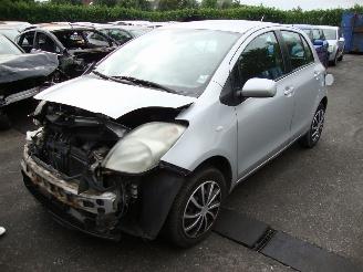 damaged passenger cars Toyota Yaris  2008/1