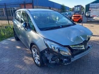 disassembly commercial vehicles Opel Zafira  2014/10
