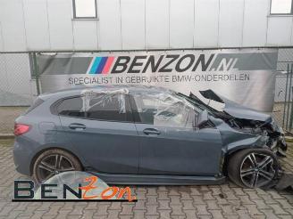 Vaurioauto  passenger cars BMW 1-serie 1 serie (F40), Hatchback, 2019 118i 1.5 TwinPower 12V 2021/10