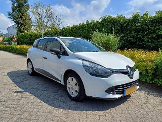 Voiture accidenté Renault Clio Estate 0.9 TCe Authentique 2016/6