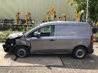 Vaurioauto  commercial vehicles Renault Kangoo 15dci 2022/6