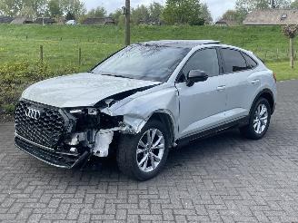 uszkodzony samochody osobowe Audi Q3 Sprtback S-Line 35 1.5 TFSI 2020/3