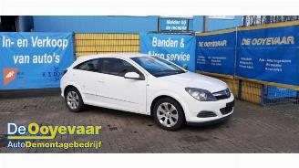 Coche accidentado Opel Astra Astra H GTC (L08), Hatchback 3-drs, 2005 / 2011 1.4 16V Twinport 2008/10