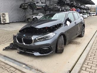 damaged passenger cars BMW 1-serie 116d 2021/8