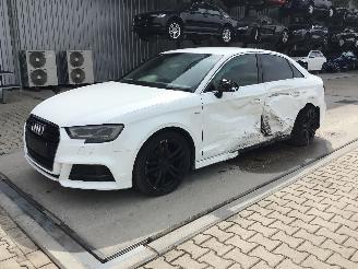 Voiture accidenté Audi A3 Limousine 1.4 TFSI 2017/4