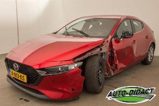 Damaged car Mazda 3 2.0 e-132 KW Skyactiv-X Leer M hybrid 180 Comfort met Bose 2020/12