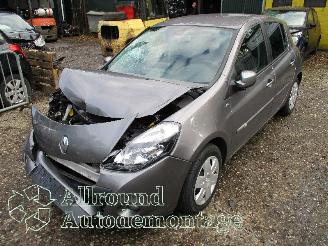 Damaged car Renault Clio Clio III (BR/CR) Hatchback 1.5 dCi FAP (K9K-770(K9K-67)) [65kW]  (08-2=
010/12-2014) 2012