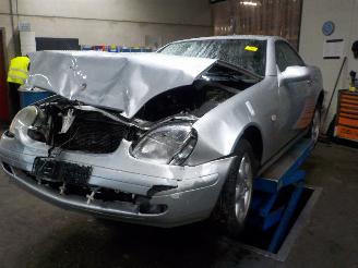 Coche accidentado Mercedes SLK SLK (R170) Cabrio 2.0 200 16V (M111.946) [100kW]  (09-1996/03-2000) 1997/11