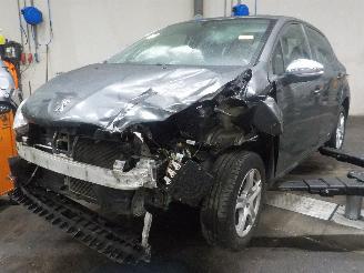 Damaged car Peugeot 208 208 I (CA/CC/CK/CL) Hatchback 1.2 Vti 12V PureTech 82 (EB2F(HMZ)) [60k=
W]  (03-2012/12-2019) 2013