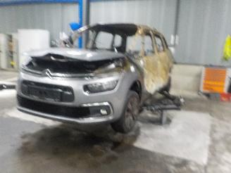 uszkodzony samochody osobowe Citroën C4 C4 Grand Picasso (3A) MPV 1.2 12V PureTech 130 (EB2DTS(HNY)) [96kW]  (=
04-2014/03-2018) 2017/2