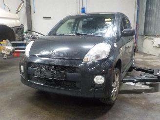 uszkodzony samochody osobowe Daihatsu Sirion Sirion 2 (M3) Hatchback 1.5 16V (3SZ-VE) [76kW]  (03-2008/03-2009) 2008/3