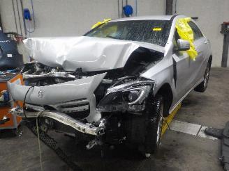 demontáž osobní automobily Mercedes A-klasse A (W176) Hatchback 1.6 A-180 16V (M270.910) [90kW]  (09-2012/05-2018) 2013/1