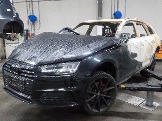 uszkodzony samochody osobowe Audi A4 A4 Avant (B9) Combi 3.0 TDI V6 24V (CSWB) [160kW]  (10-2015/08-2018) 2017