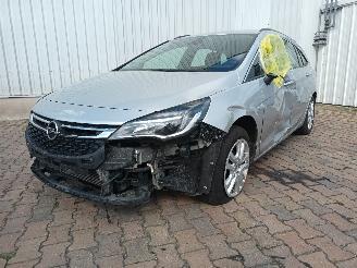 Voiture accidenté Opel Astra Astra K Sports Tourer Combi 1.0 Turbo 12V (B10XFL(Euro 6)) [77kW]  (07=
-2014/12-2022) 2019/2