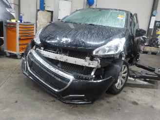 demontáž osobní automobily Peugeot 208 208 I (CA/CC/CK/CL) Hatchback 1.2 Vti 12V PureTech 82 (EB2F(HMZ)) [60k=
W]  (03-2012/12-2019) 2016