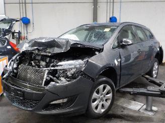 Coche accidentado Opel Astra Astra J Sports Tourer (PD8/PE8/PF8) Combi 1.6 CDTI 16V (B16DTL(Euro 6)=
) [81kW]  (02-2014/10-2015) 2015/1