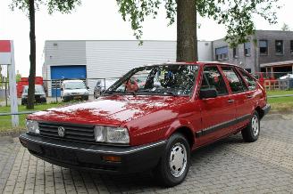 Damaged car Volkswagen Passat 1.6 CL Inj NETTE STAAT!, Trekhaak, HISTORIE! 1987/4