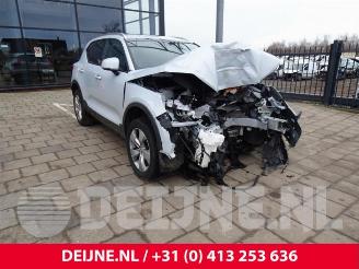 damaged passenger cars Volvo XC40  2021/1