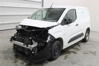 dañado vehículos comerciales Opel Combo  2022/3