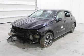 uszkodzony samochody osobowe Mercedes A-klasse A 180 2020/10