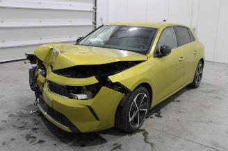damaged passenger cars Opel Astra  2022/10