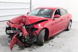 damaged passenger cars Alfa Romeo Giulia  2018/5