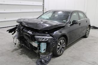 uszkodzony samochody osobowe Mercedes A-klasse A 180 2023/4