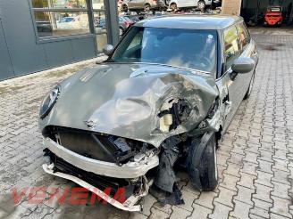 Voiture accidenté Mini Mini Mini (F55), Hatchback 5-drs, 2014 1.5 12V One 2019