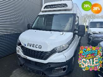 Vaurioauto  commercial vehicles Iveco Daily 2.3 HI-MATIC L3H3 MAXI| THERMO-KING | AUTOMAAT | AIRCO 2022/1