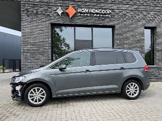 Voiture accidenté Volkswagen Touran 1.5 TSI 150PK DSG7 Comfortline 7-Personen 2019/7
