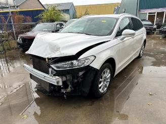 Coche accidentado Ford Mondeo Mondeo V Wagon, Combi, 2014 2.0 TDCi 150 16V 2019/6