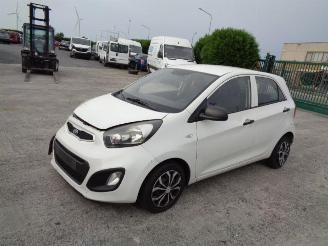 damaged commercial vehicles Kia Picanto 1.0 2013/3