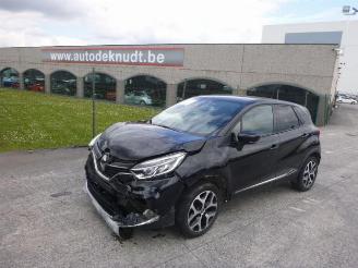 skadebil auto Renault Captur 0.9 INTENSE 2019/6