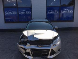 uszkodzony samochody osobowe Ford Focus  2015