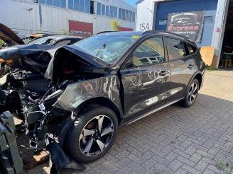 uszkodzony samochody osobowe Ford Focus Focus 4 Wagon, Combi, 2018 1.0 Ti-VCT EcoBoost 12V 125 2022